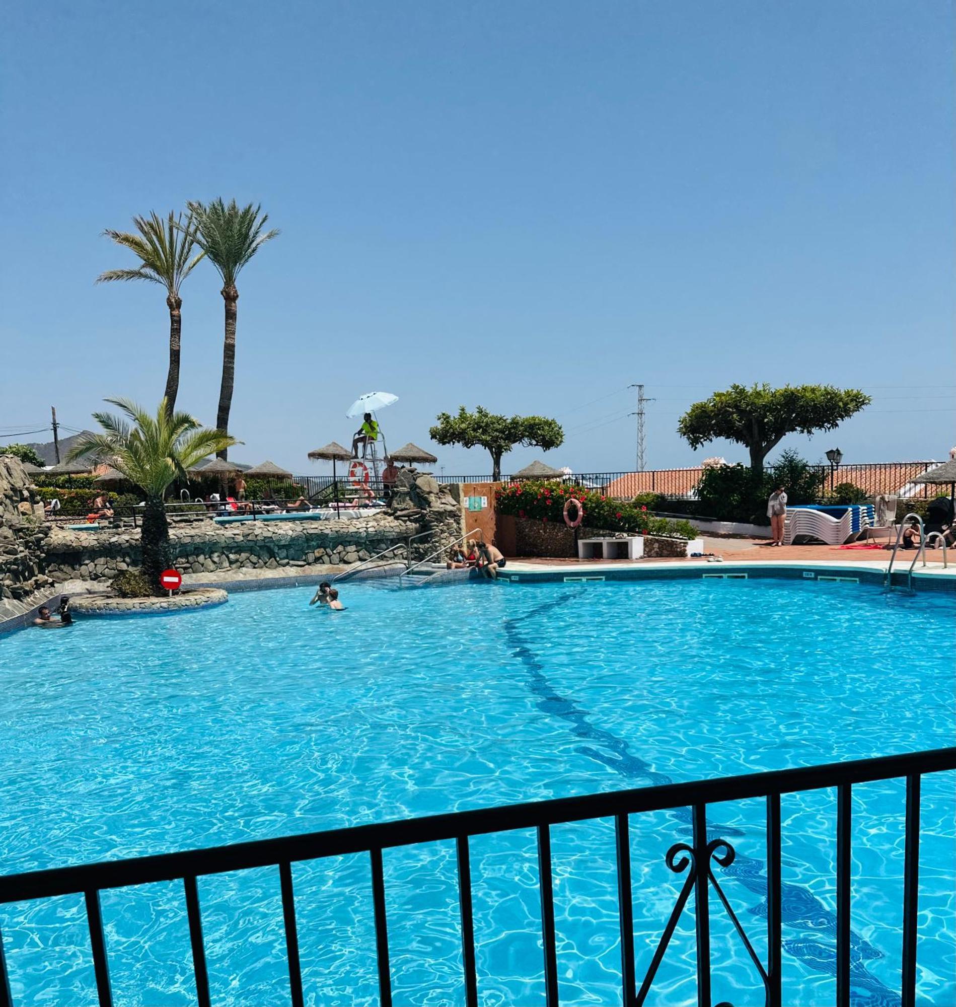Right By The Pool Area In Capistrano Village! Nerja Exterior foto