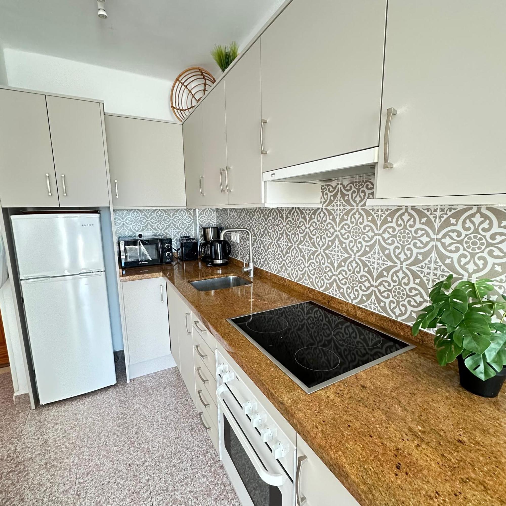 Right By The Pool Area In Capistrano Village! Nerja Exterior foto