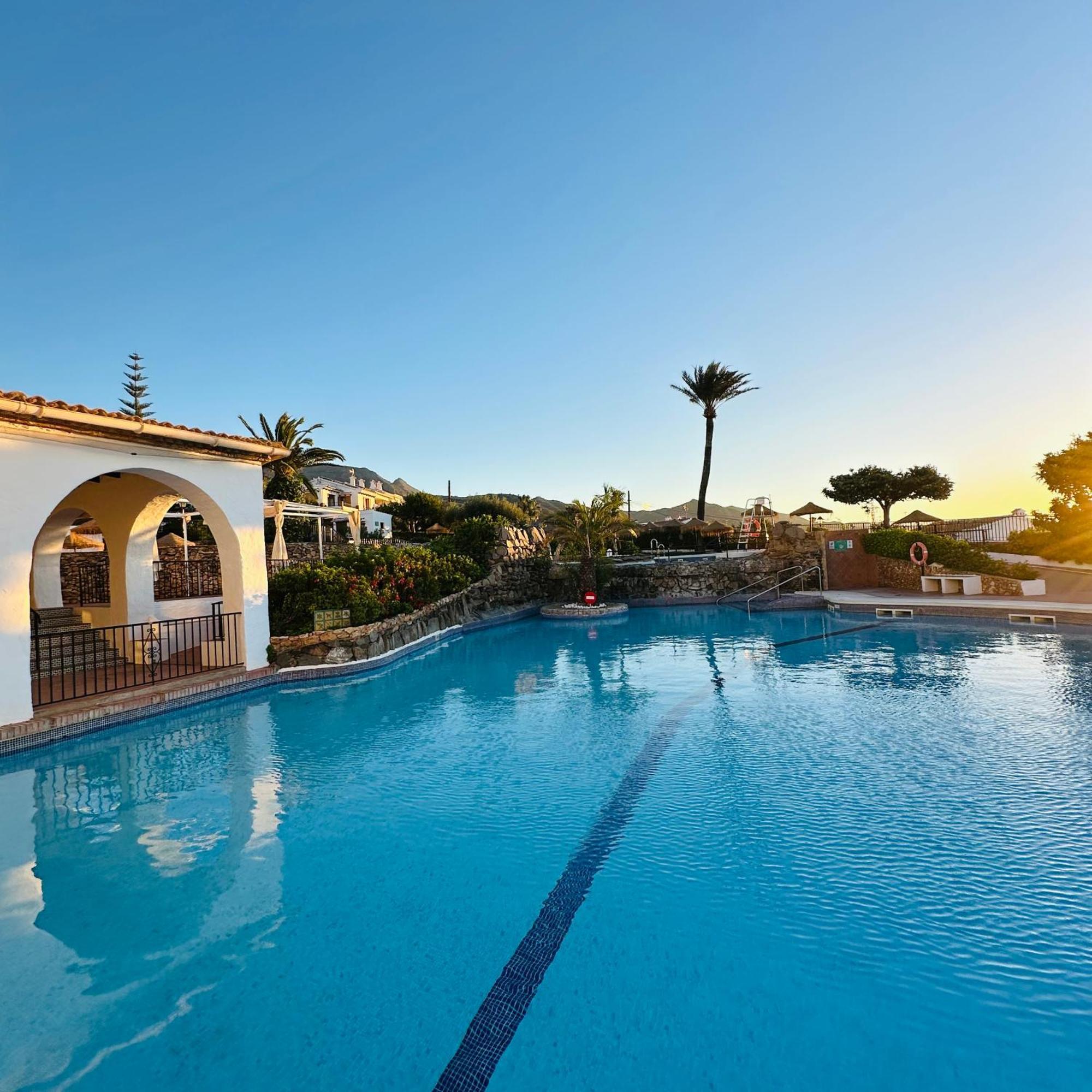 Right By The Pool Area In Capistrano Village! Nerja Exterior foto